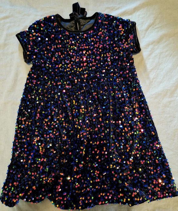 Vand rochite H&M de ocazie pentru fetite