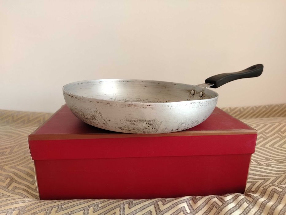 Б/У сковородка сковорода / Корея /