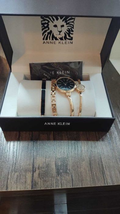 Anne Klein часики