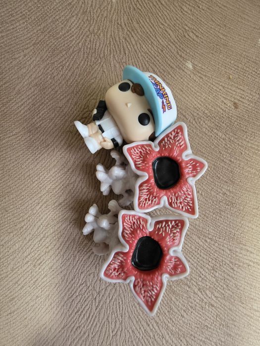 Фигурки очень странные дела