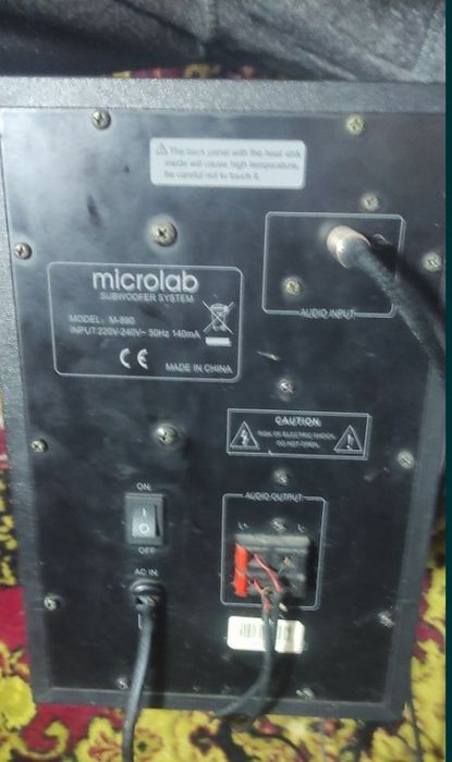 Срочно продается самбуфер Microlab в отличном состоянии, звук чистый!