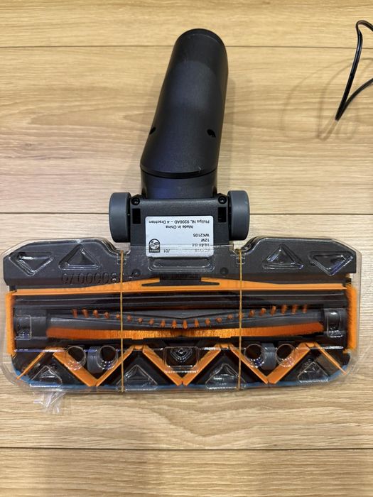 Четка + зарядно за вертикална Прахосмукачка Philips Power Cyclone