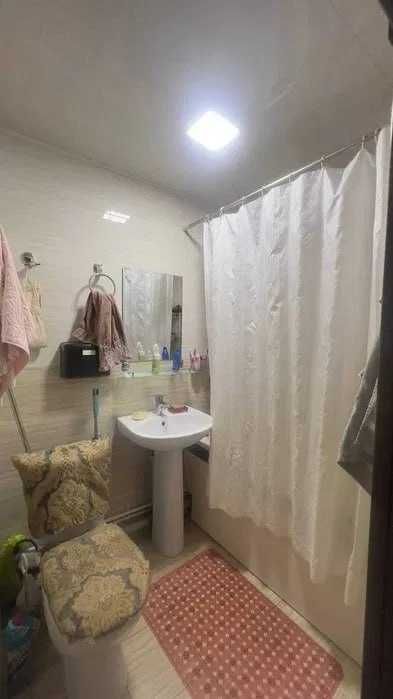 Каракамиш 1,4 да  2/2/4 58м2  сотилади Кулай жойлашув