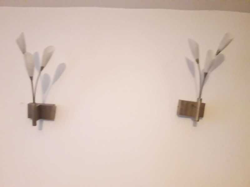 Set aplica de perete din alama cu trei brate si abajur de sticla