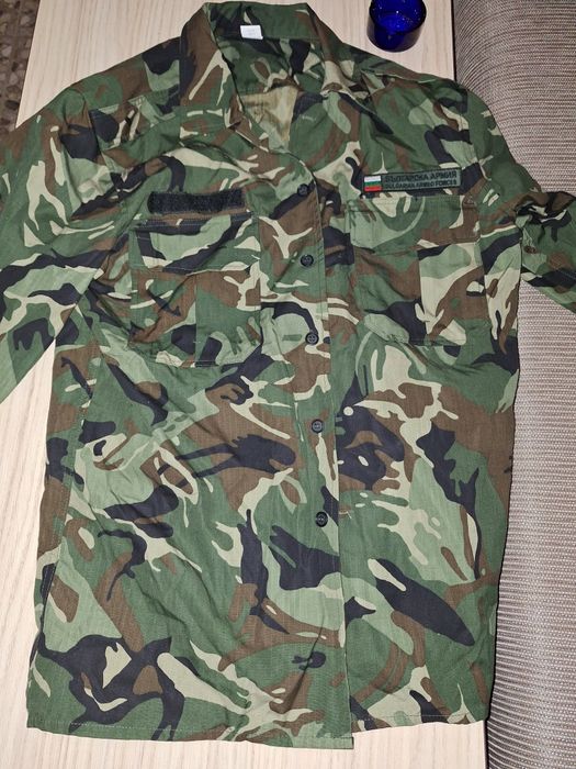 Ловно камуфлажно елече . Камуфлажни дрехи риза , шуба без подплата.