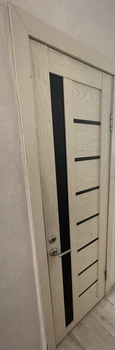 Продам межкомнатные двери, унитаз, ванна