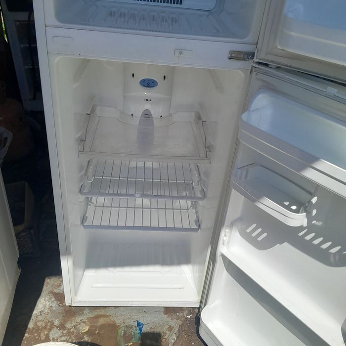 Тоңазытқыш  Холодилник жақсы істеп тұр