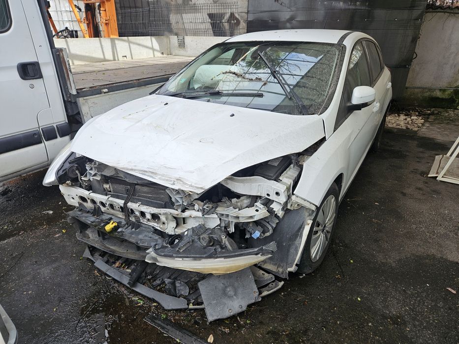 Ford Focus 2015 1.6 tdci avariat