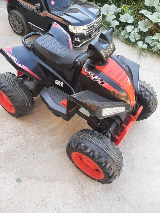 Продаю  элекро квадрацыкл детский.