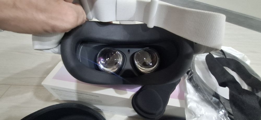 Продам okulus quest 2 256gb