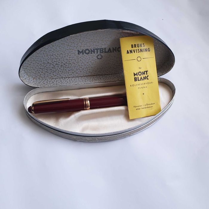 Писалка Montblanc 252 в цвят бордо със златен писец 585