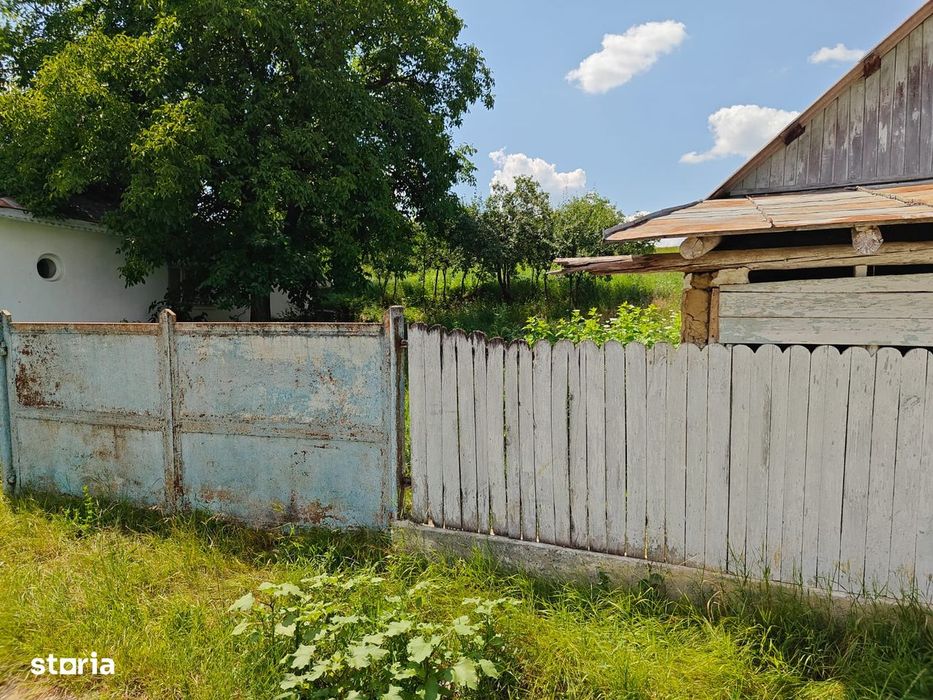 Teren cu casa bătrânească Horlești