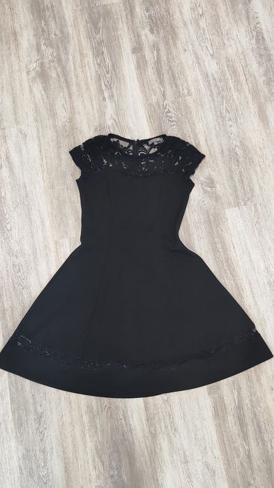 Страхотни рокли xs/s 5 eur.