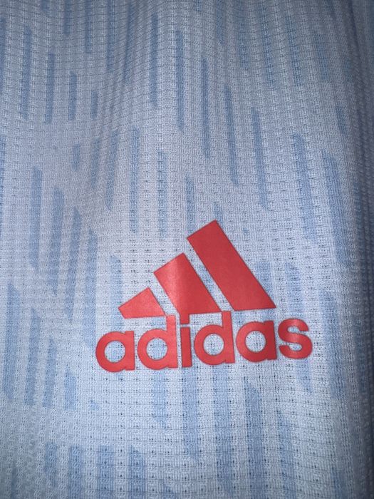 Tricou purtat de Gerard Pique la nationala spaniei