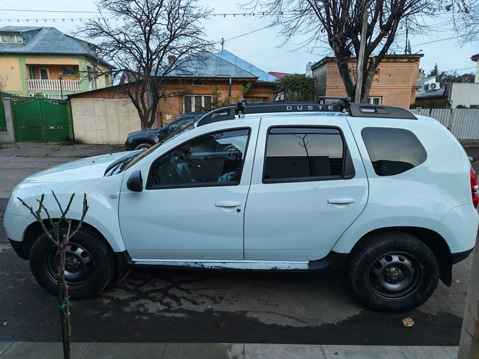 Duster 4x4 benzină (1.2 TCe) Laureate • Navi • Geamuri electrice
