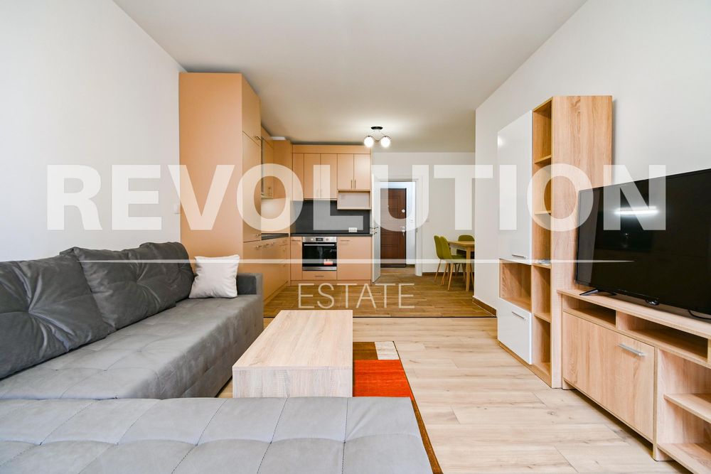 Дава се под наем Тристаен апартамент в София, Дружба 2 - 100 кв.м за 650 € - Снимка #1