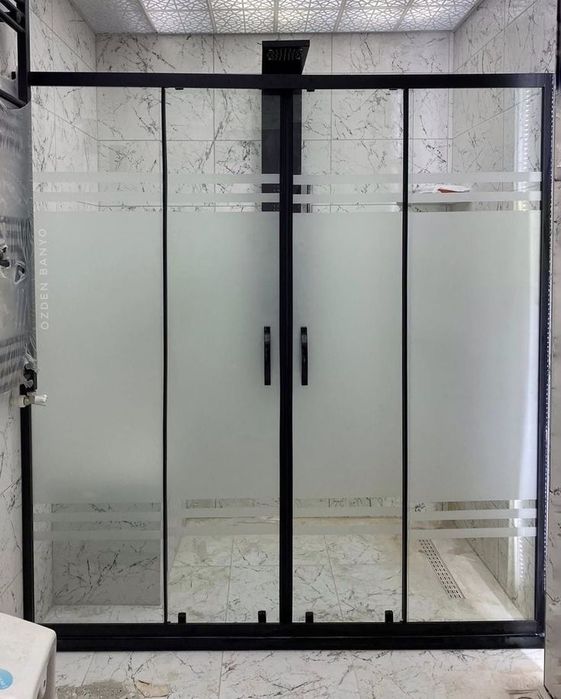 Душевые кабины на заказ из закалённого стекла