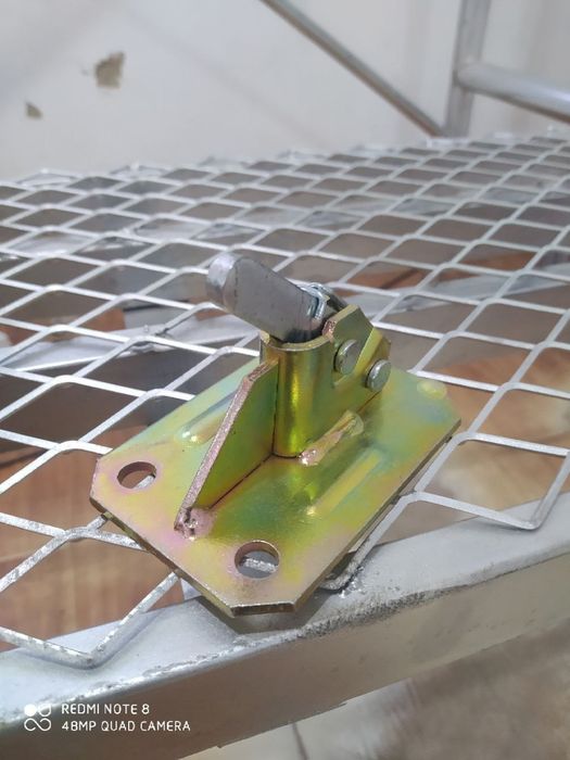 Apalavka uchun zajim. Зажим для опалубки.