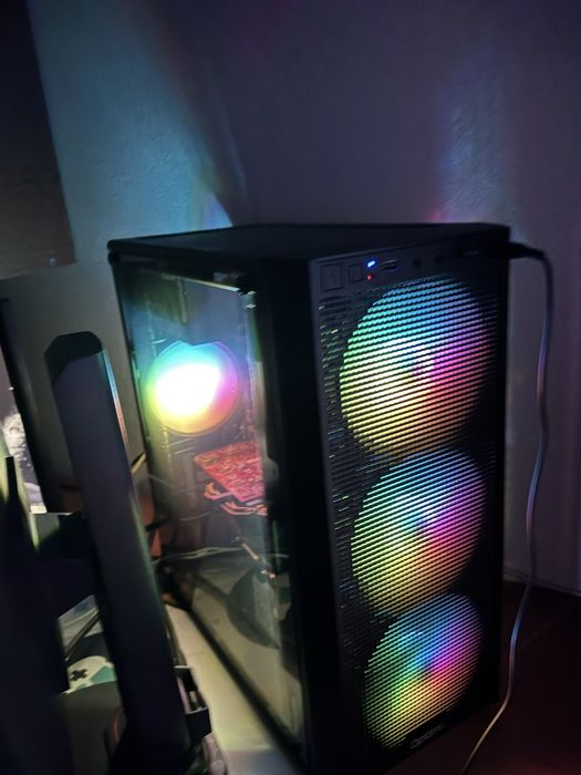 Vand PC complet cu tot ce se vede