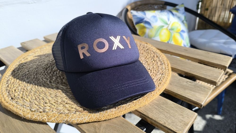 Шапка с козирка Roxy Нова