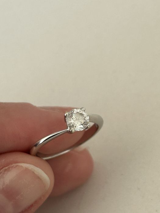 Диамантен пръстен