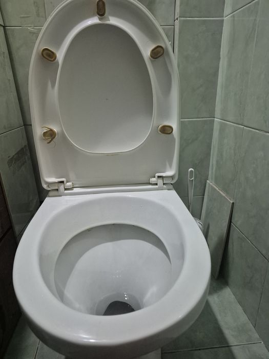 Продам унитаз без бочка