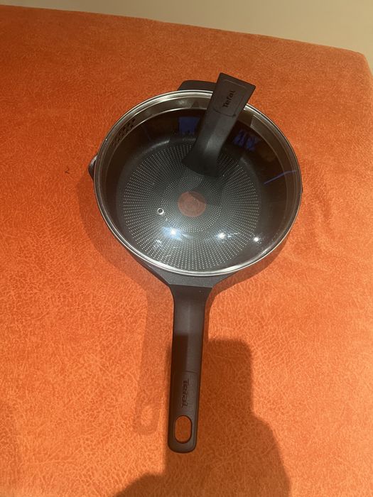 Cratita tefal cu capac, pentru plita inductie si gaz
