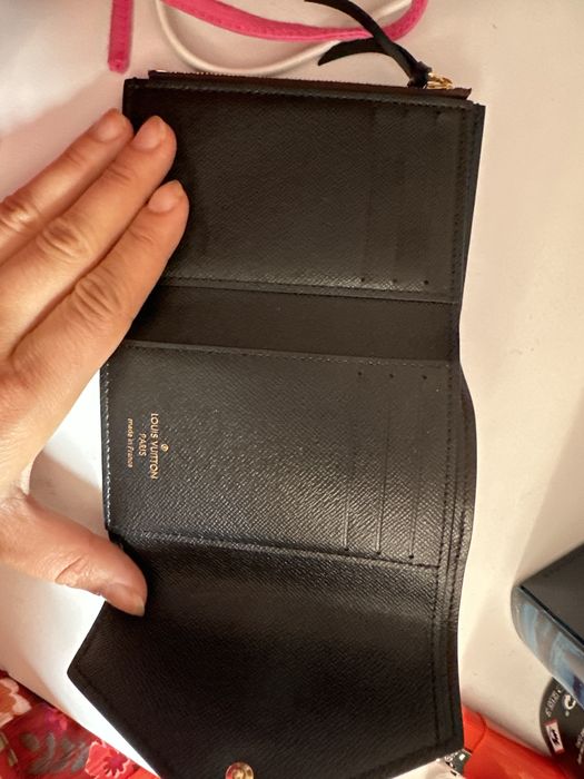 Vand portofel loius vuitton. Original in stare foarte buna