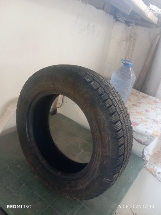 Продам шины зимние размер 13