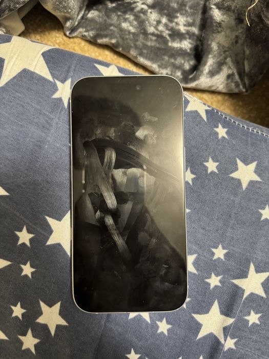 продам 15 айфон