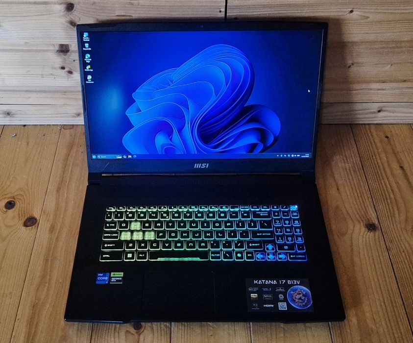 Laptop gaming MSI i7 13700H 16GB DDR5 RTX 4070 144Hz 17" FHD