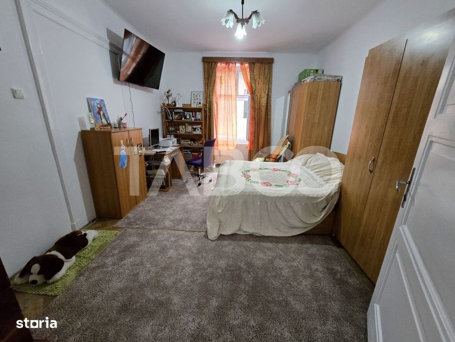Apartament decomandat 4 camere 130mpu pivnita acces auto Orasul de Jos