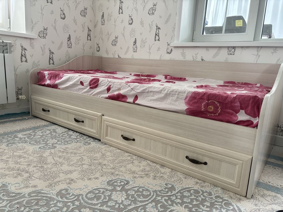продам кровать шкаф и пенал