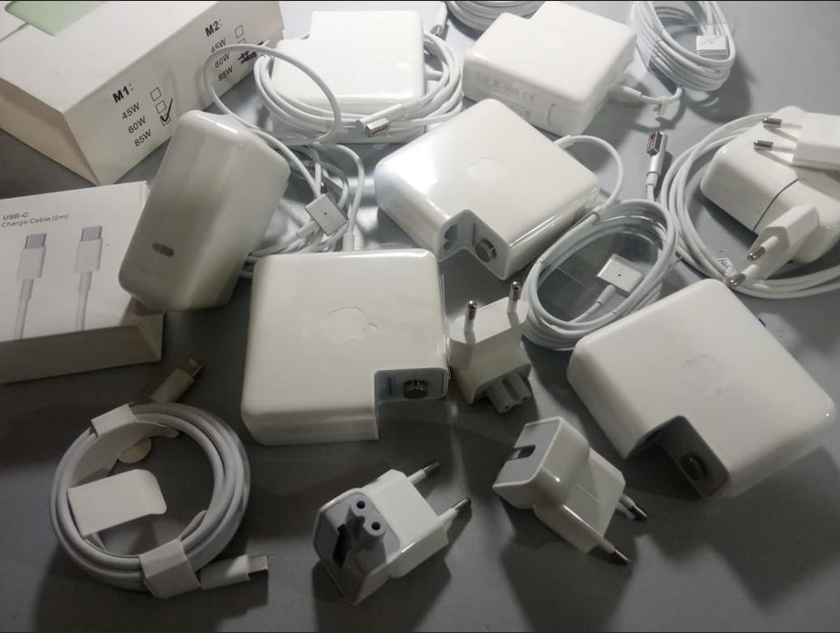 на Macbook Air magsafe - зарядка блок питания .