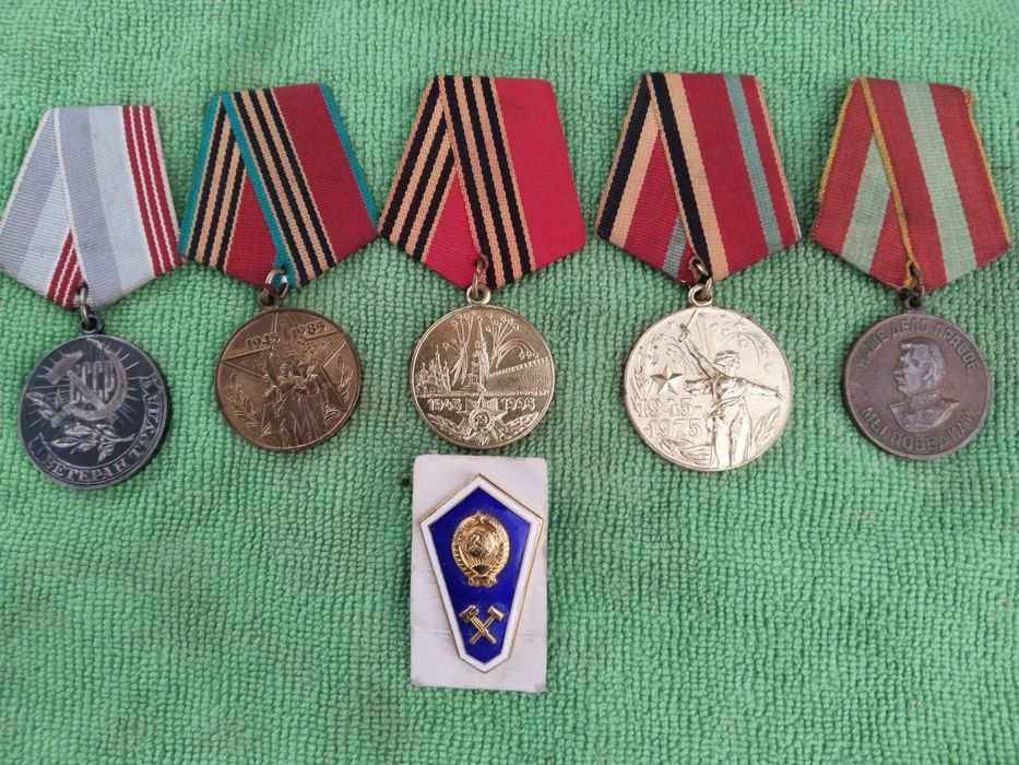 Продам значки,юбилейные.