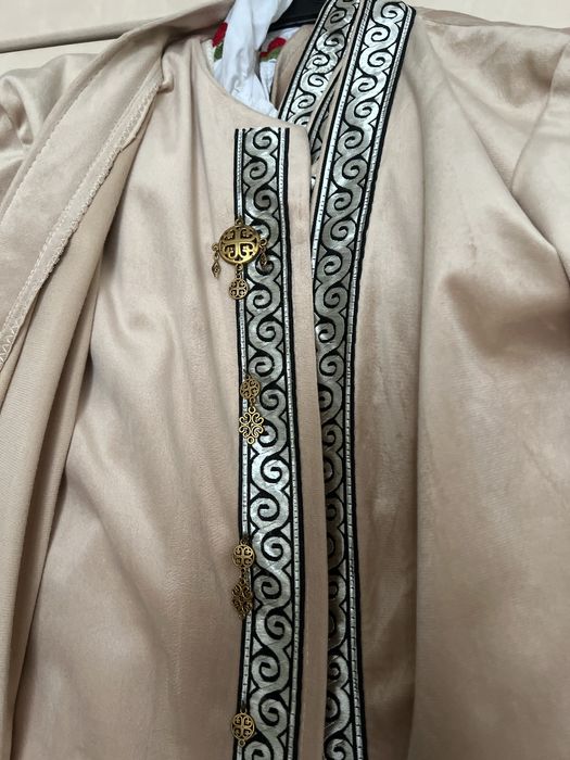 На прокат национальный шапан