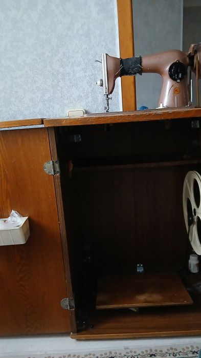 Швейная машина ножная