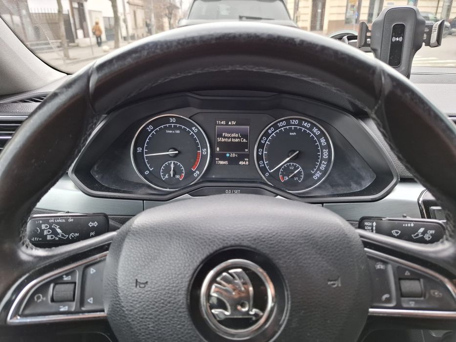 Skoda Superb 2.0 diesel. 150 cp