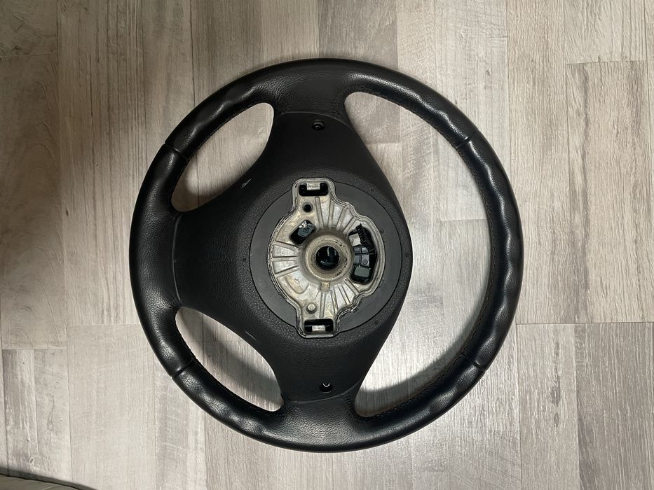 Bmw f30 волан - като Нов