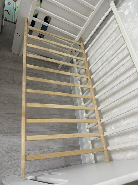 Продам детскую кроватку