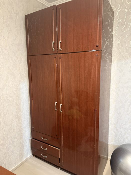 Самовывоз, сервант и шкафы