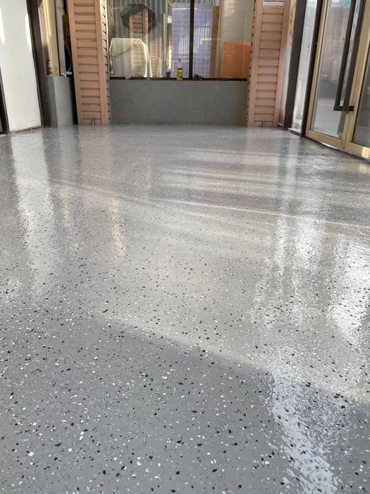 Полимерные наливные полы и ТОППИНГ