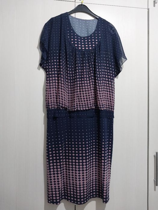 Платье в очень хорошем состоянии, б/у