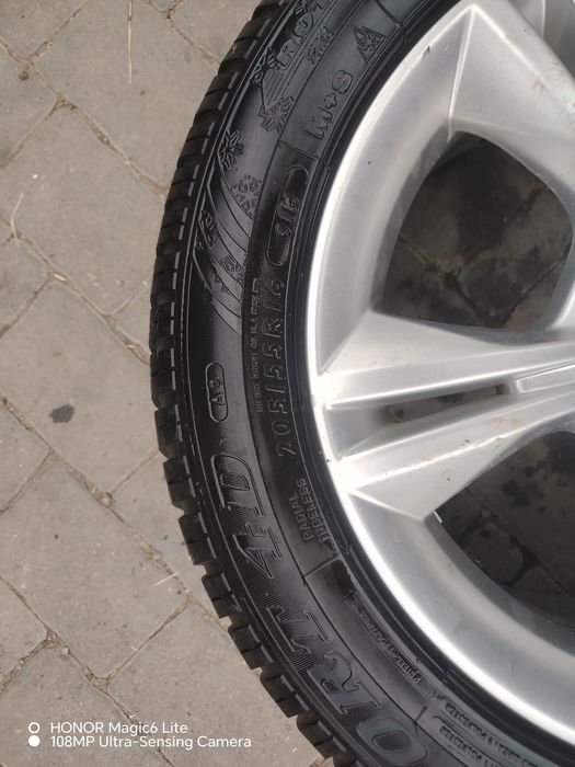 Vând genți cu sau fara anvelope de Ford Focus sau  Galaxy