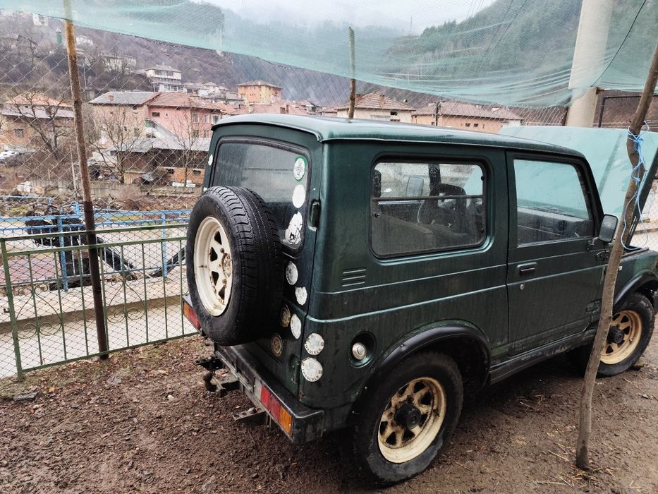 Сузуки самурай на части