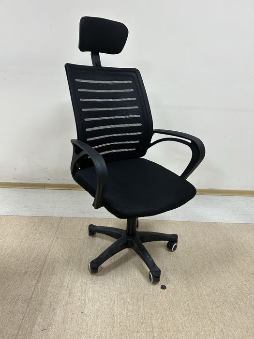 Офисное кресло.