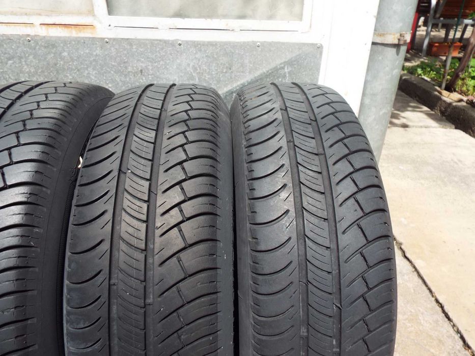 vand 4 anvelope de vara 185/65/15 michelin ,logan,sandero pret 300ron toate4