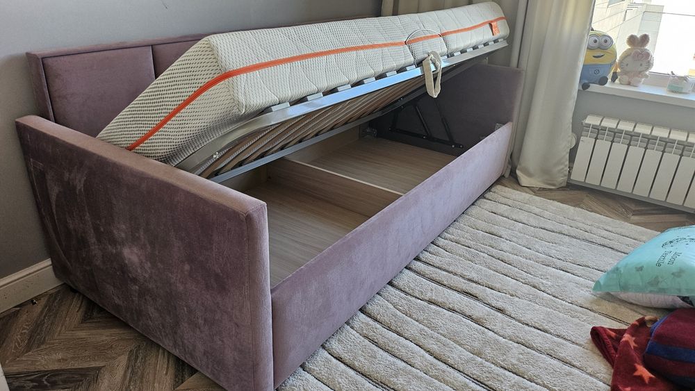 Продаётся диван в хорошем состоянии