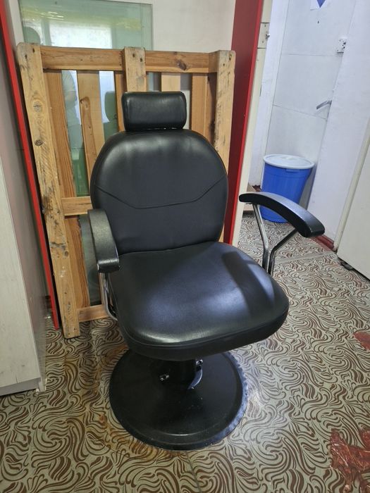 Продается кресло для салона красоты.