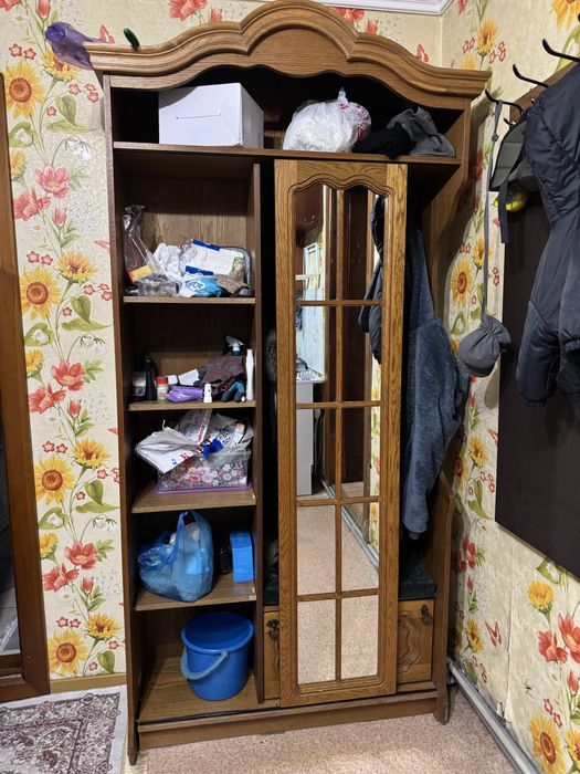 Продам прихожую из натурального дерева